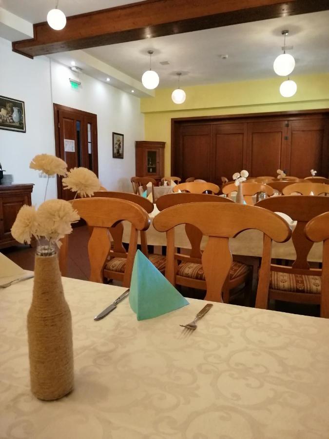 לינה וארוחת בוקר Caransebeş Kolpinghaus מראה חיצוני תמונה